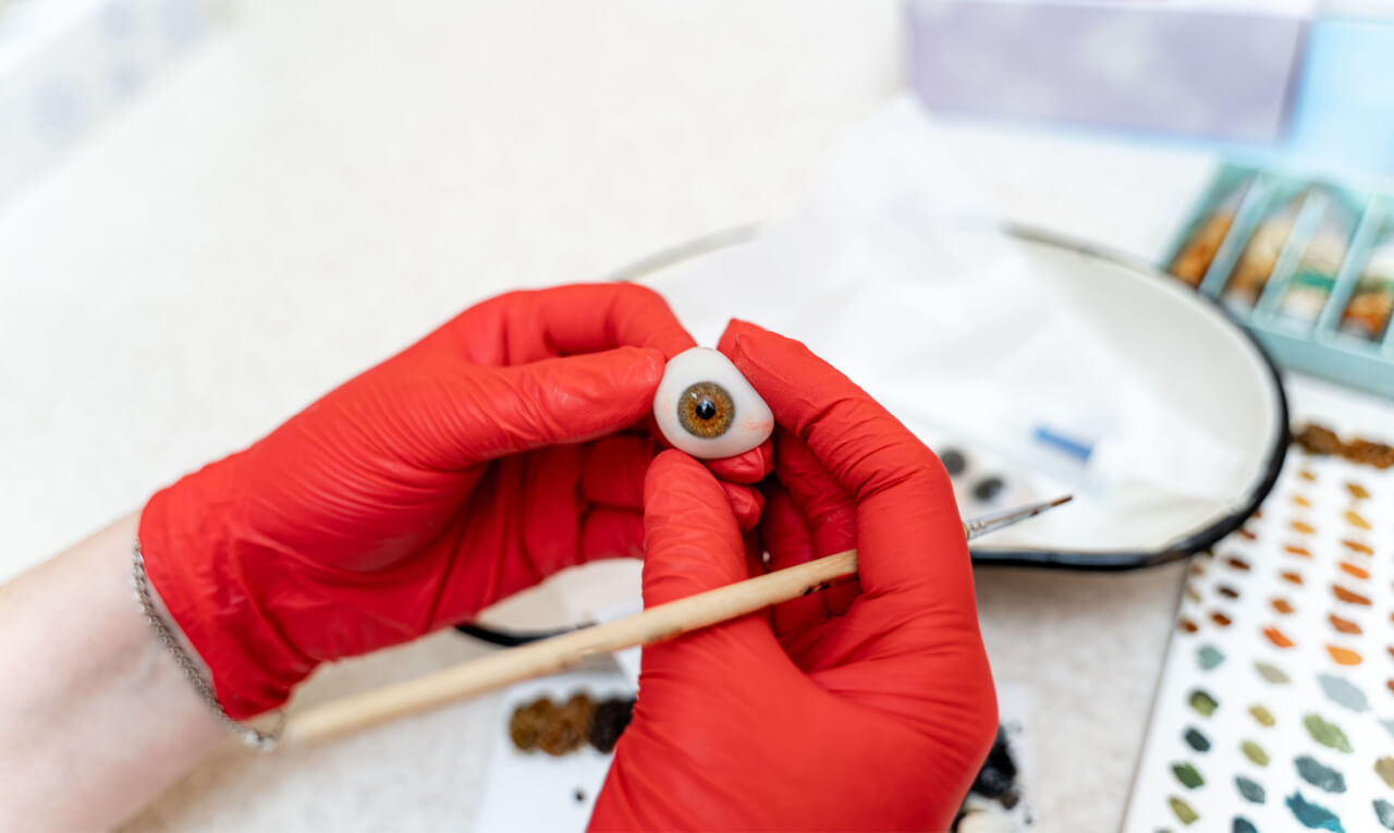 Transplante de córnea: como é a cirurgia e como fica a visão?